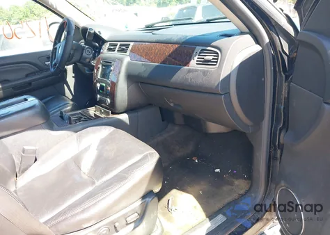 2009 GMC Yukon Xl 1500 Denali z USA, uszkodzony, nr VIN 1GKFK06279R300998